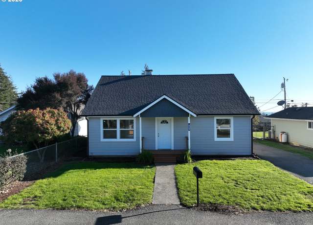 Property at 433 Pine St, Brookings, OR 97415, 4 beds, 2 baths