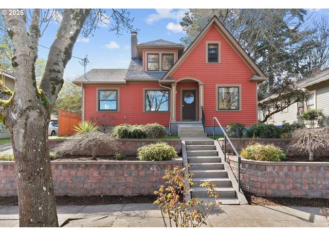 Property at 7623 SE 17th Ave, Portland, OR 97202, 3 beds, 2 baths