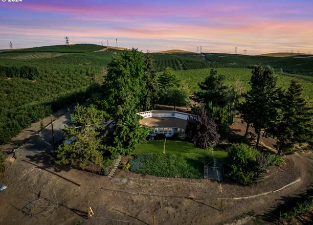 Property at 2018 Steele Rd, The Dalles, OR 97058, 3 beds, 2 baths