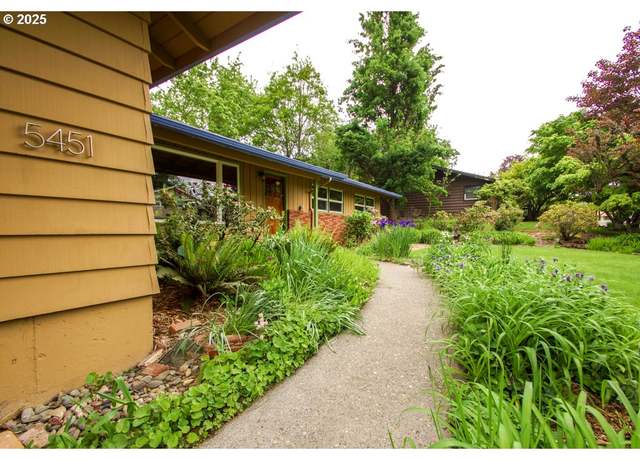 Property at 5451 SW 53rd Ave, Portland, OR 97221, 3 beds, 2 baths
