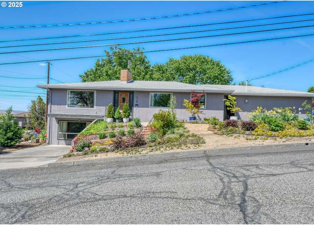 Property at 715 NW 12th St, Pendleton, OR 97801, 3 beds, 2 baths