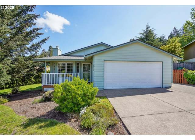 Property at 6916 SE 116th Ave, Portland, OR 97266, 3 beds, 2 baths