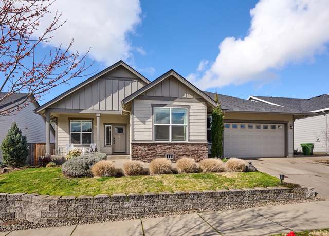 Property at 1461 Meadow Ave, Silverton, OR 97381, 4 beds, 2 baths