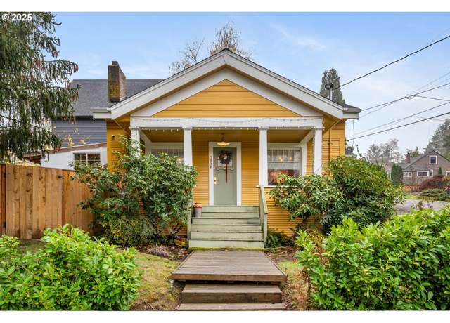 Property at 5334 SW Florida St, Portland, OR 97219, 3 beds, 2 baths