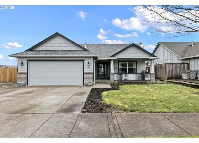 Property at 961 S 9th St, Harrisburg, OR 97446, 3 beds, 2 baths