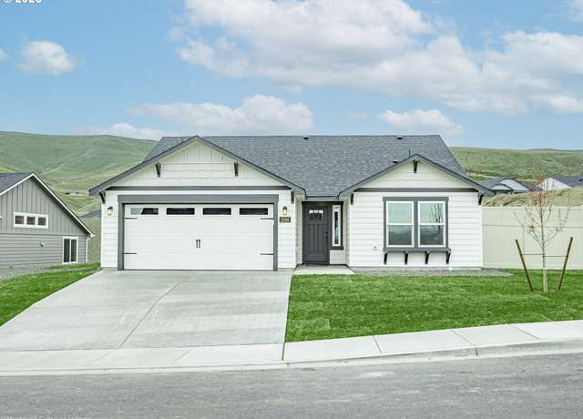 Property at 885 Yoss Pl, Cottage Grove, OR 97424, 3 beds, 2 baths
