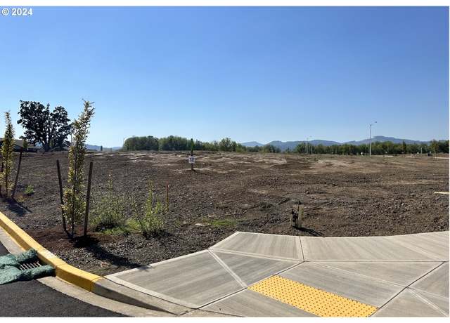Property at 1509 NW Tracy St #32, Mcminnville, OR 97128