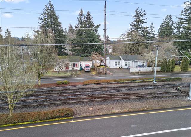 Property at 17002 E Burnside St, Portland, OR 97233, 2 beds, 2.5 baths
