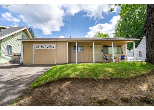 Property at 1936 NE Saratoga St, Portland, OR 97211, 3 beds, 1 bath