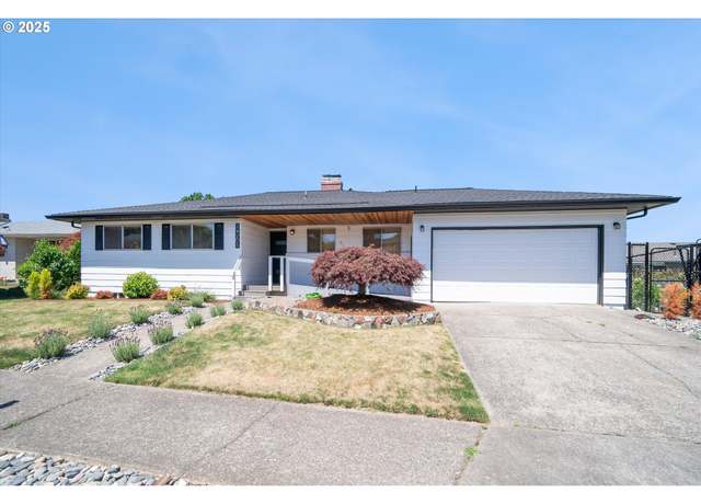 Property at 14205 NE Fremont Ct, Portland, OR 97230, 4 beds, 3 baths