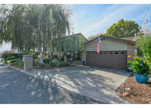 Property at 1407 NW Horn Ave, Pendleton, OR 97801, 5 beds, 4.5 baths