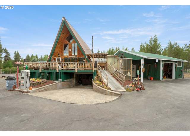 Property at 52717 Meadow Ln, La Pine, OR 97739, 3 beds, 1.5 baths