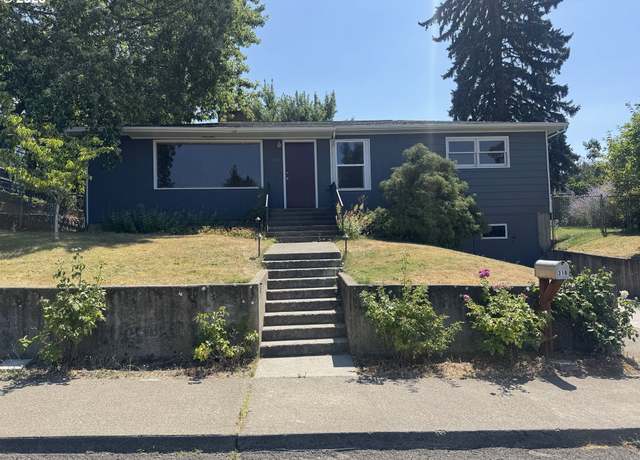 Property at 318 W 20th St, The Dalles, OR 97058, 3 beds, 2 baths