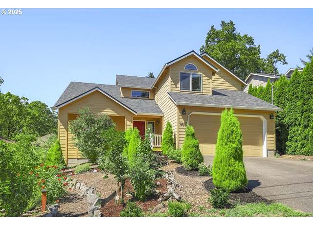 Property at 4533 SE Whipple Ave, Milwaukie, OR 97267, 4 beds, 2.5 baths