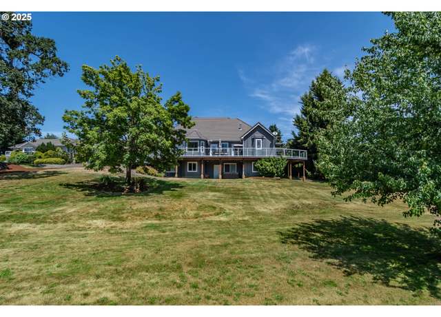Property at 295 Fairway Village Ln, Roseburg, OR 97471, 5 beds, 4 baths