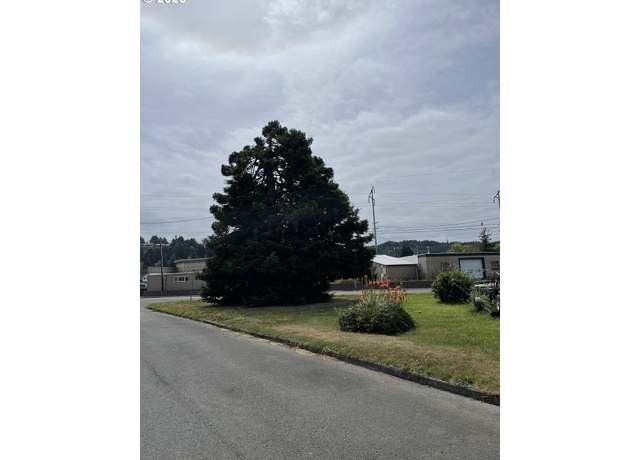 Property at 1 Juniper Ave, Reedsport, OR 97467