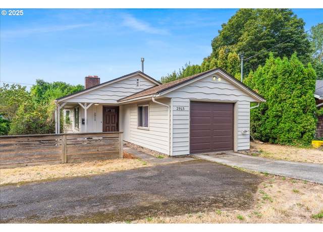 Property at 2915 NE Fremont Dr, Portland, OR 97220, 3 beds, 2 baths