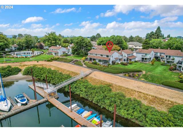 Property at 540 N Hayden Bay Dr, Portland, OR 97217, 3 beds, 1.5 baths