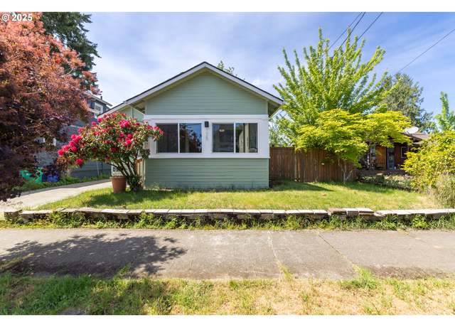 Property at 125 NE 80th Ave, Portland, OR 97213, 2 beds, 1.5 baths