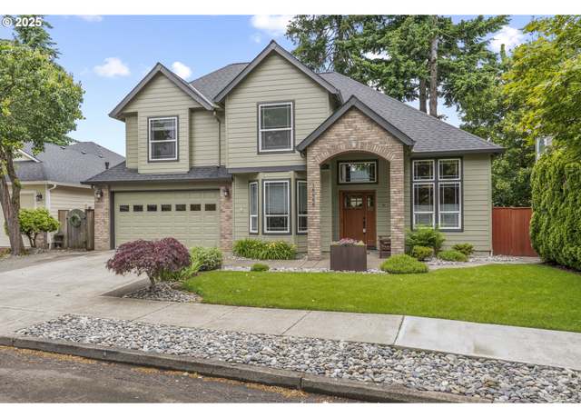 Property at 18008 NE 26th St, Vancouver, WA 98660, 4 beds, 2.5 baths