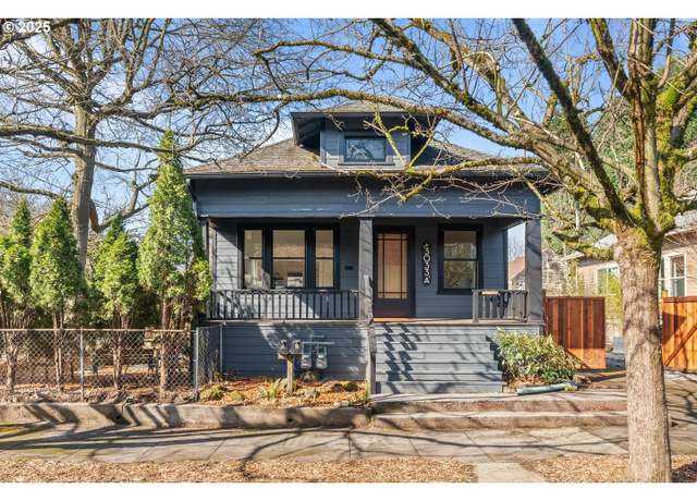 Property at 3033 SE 19th Ave, Portland, OR 97202, 2 beds, 1.5 baths
