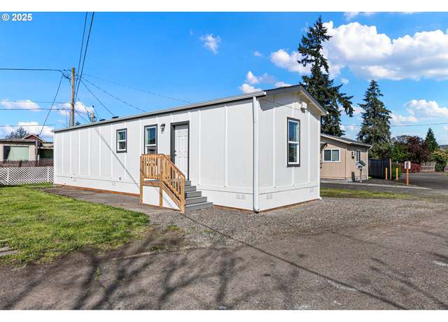 Property at 1085 W 1st Ave #2, Junction City, OR 97448, 2 beds, 1 bath
