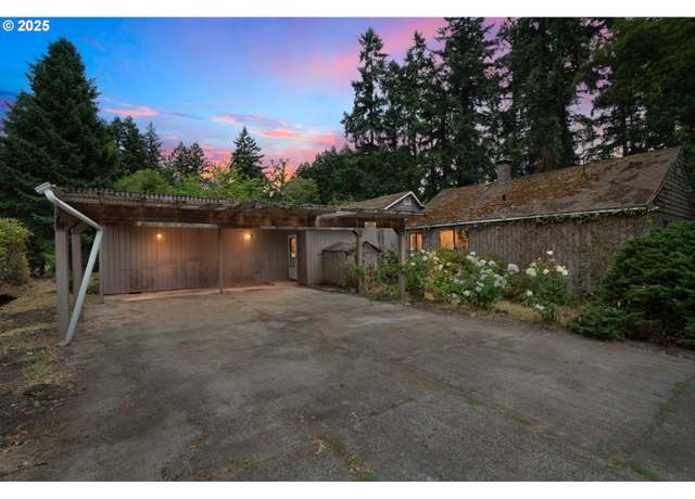 Property at 322 NE 43rd Ave, Hillsboro, OR 97124, 5 beds, 2 baths