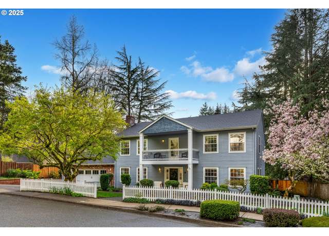 Property at 9 Buckingham Ter, Lake Oswego, OR 97034, 4 beds, 3 baths