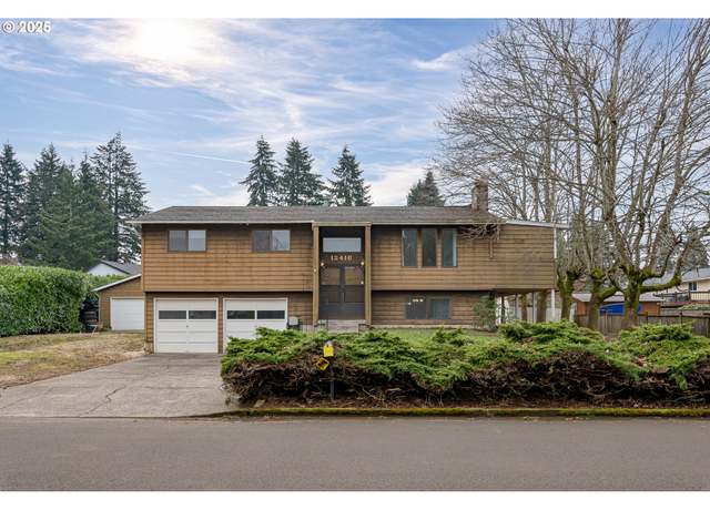 Property at 12416 Blue Ridge Dr, Oregon City, OR 97045, 3 beds, 3 baths