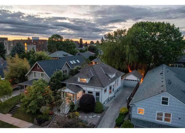 Property at 533 NE Fargo St, Portland, OR 97212, 6 beds, 3 baths