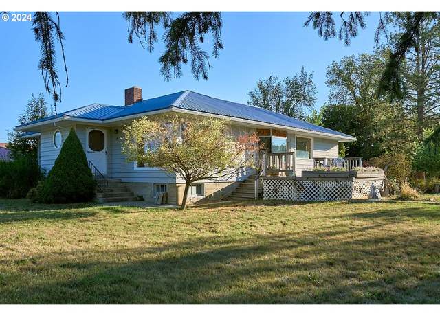 Property at 303 SW 2nd St, Enterprise, OR 97828, 3 beds, 3 baths