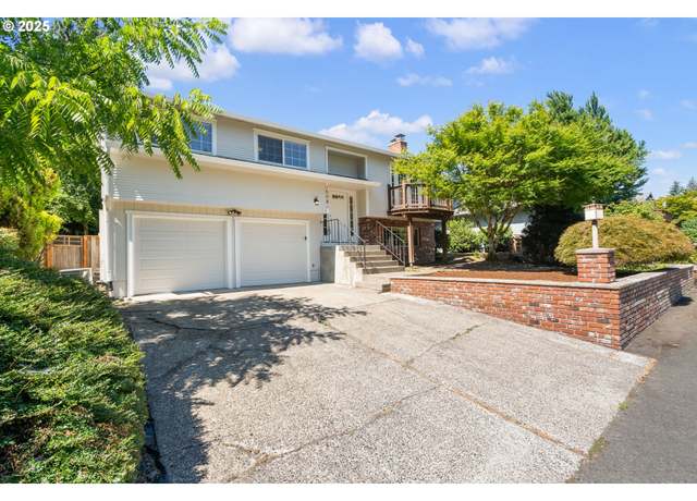 Property at 15081 SE Mount Royale Ct, Milwaukie, OR 97267, 4 beds, 3 baths