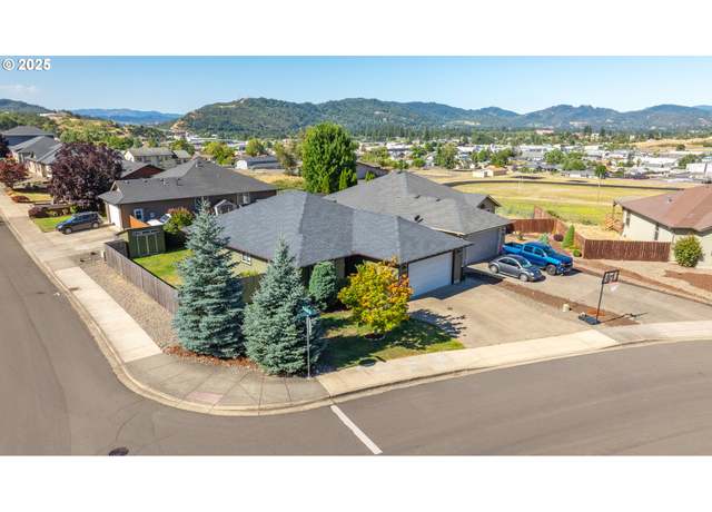 Property at 1862 NE Sunset Loop Dr, Roseburg, OR 97470, 3 beds, 2 baths