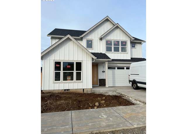 Property at 208 SW 19th Ave, Canby, OR 97013, 4 beds, 2.5 baths