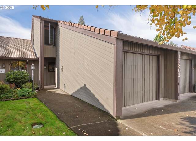 Property at 13802 NW 10th Ct, Vancouver, WA 98685, 2 beds, 2 baths