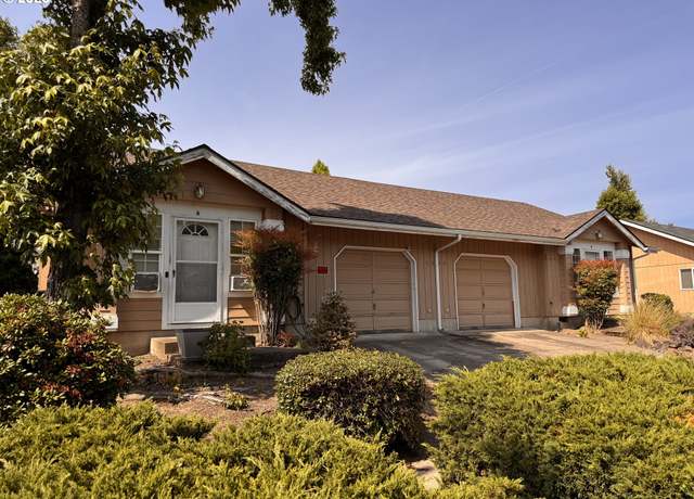 Property at 5894 A St, Springfield, OR 97478, 4 beds, 4 baths