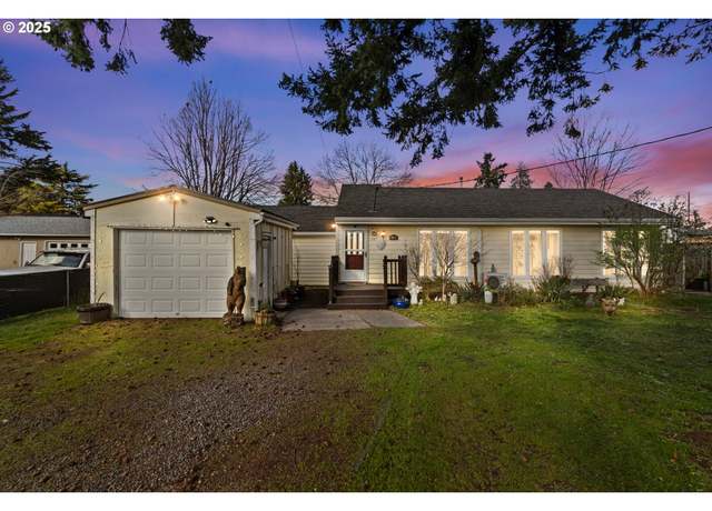 Property at 123 Randall St, Oregon City, OR 97045, 3 beds, 1.5 baths