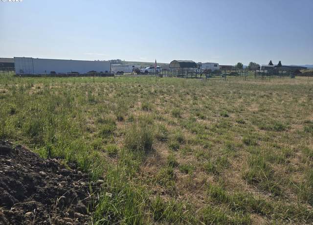 Property at 1002 N 15th Ave, Elgin, OR 97827