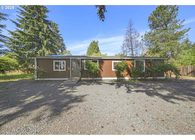 Property at 1190 27th Ave, Sweet Home, OR 97386, 3 beds, 2 baths