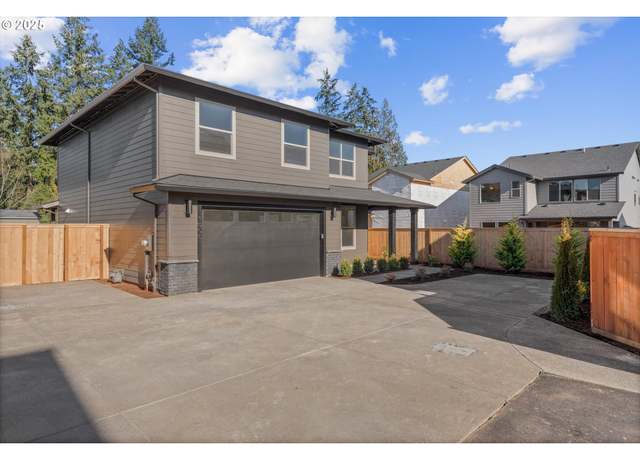 Property at 1008 NE 17th Ave Unit L24, Canby, OR 97013, 4 beds, 2.5 baths