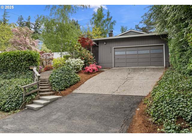 Property at 4416 SW Cullen Blvd, Portland, OR 97221, 3 beds, 1.5 baths