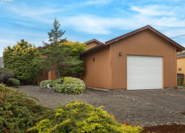 Property at 1286 Avenue B, Seaside, OR 97138, 3 beds, 1 bath