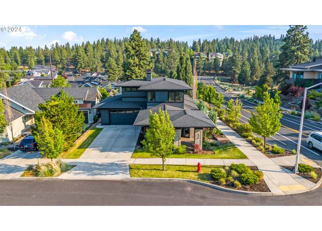 Property at 2306 NW Floyd Ln, Bend, OR 97703, 4 beds, 3 baths