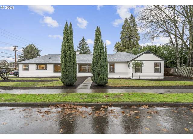 Property at 304 S College St, Newberg, OR 97132, 4 beds, 2.5 baths