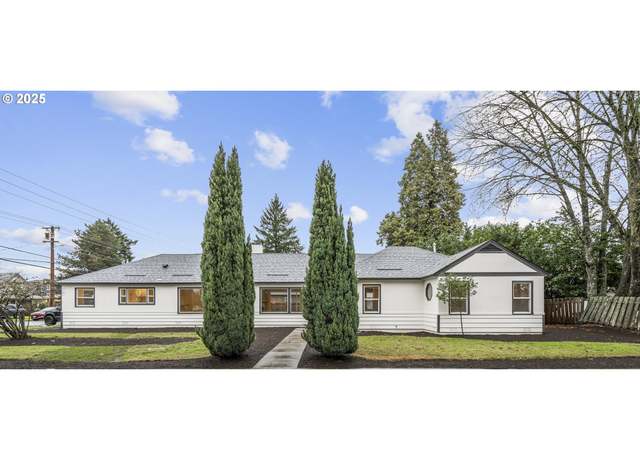 Property at 304 S College St, Newberg, OR 97132, 4 beds, 2.5 baths