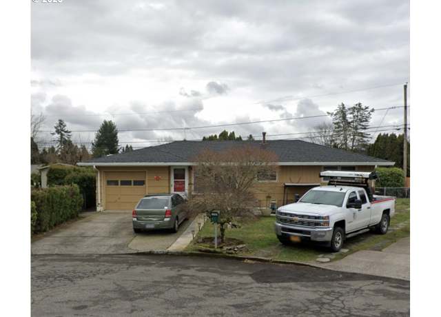 Property at 15212 SE Stephens Ct, Portland, OR 97233, 4 beds, 2 baths