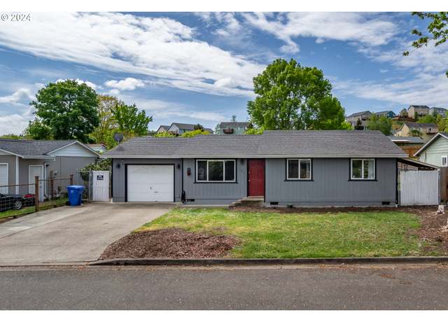 Property at 381 Char St, Roseburg, OR 97471, 3 beds, 1 bath