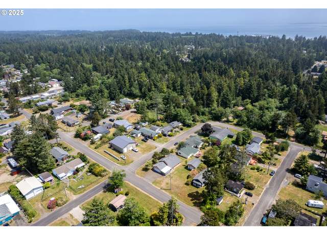 Property at 26612 Ridge Ave, Ocean Park, WA 98640, 2 beds, 2 baths
