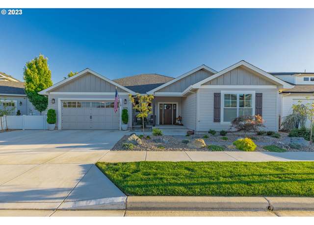 Property at 629 Bridge Creek Dr, Central Point, OR 97502, 4 beds, 2 baths