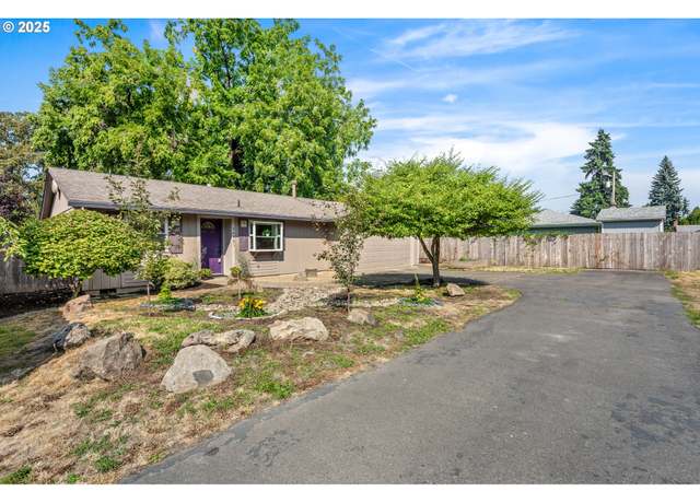 Property at 2645 SE Oak Grove Blvd, Milwaukie, OR 97267, 2 beds, 1 bath